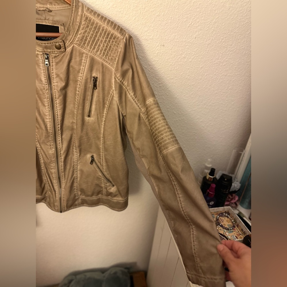 Lightweight polyester jacket - Picture 4 of 4